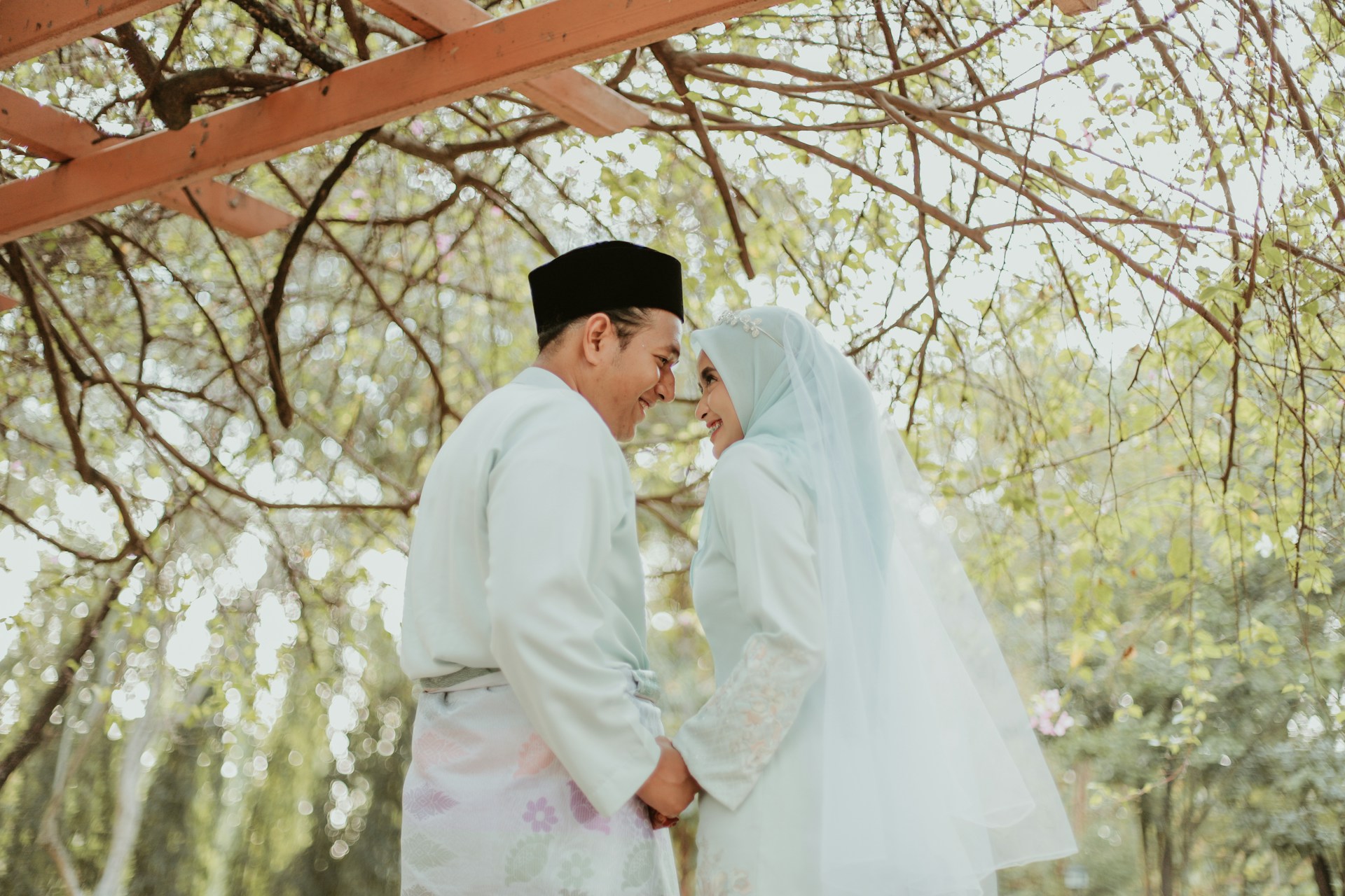 Ilustrasi akad nikah — simbol perjalanan menuju pernikahan